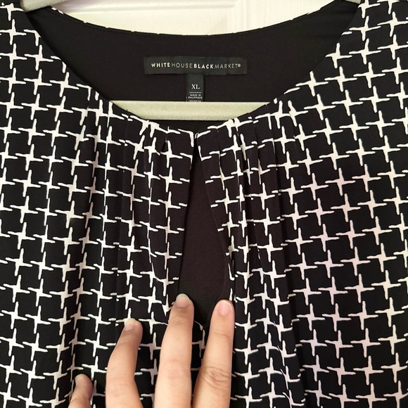 White House Black Market, B/W geometric, sleeveless blouse, XL - Picture 5 of 5